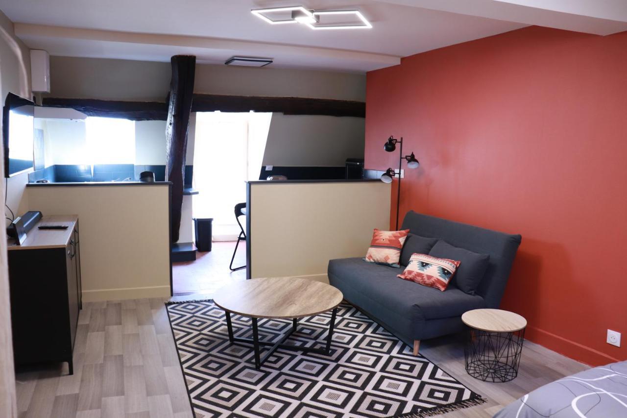 Apartment Sejour Confort En Plein Coeur De Nevers, Galet-carbone Ou Terra Cotta