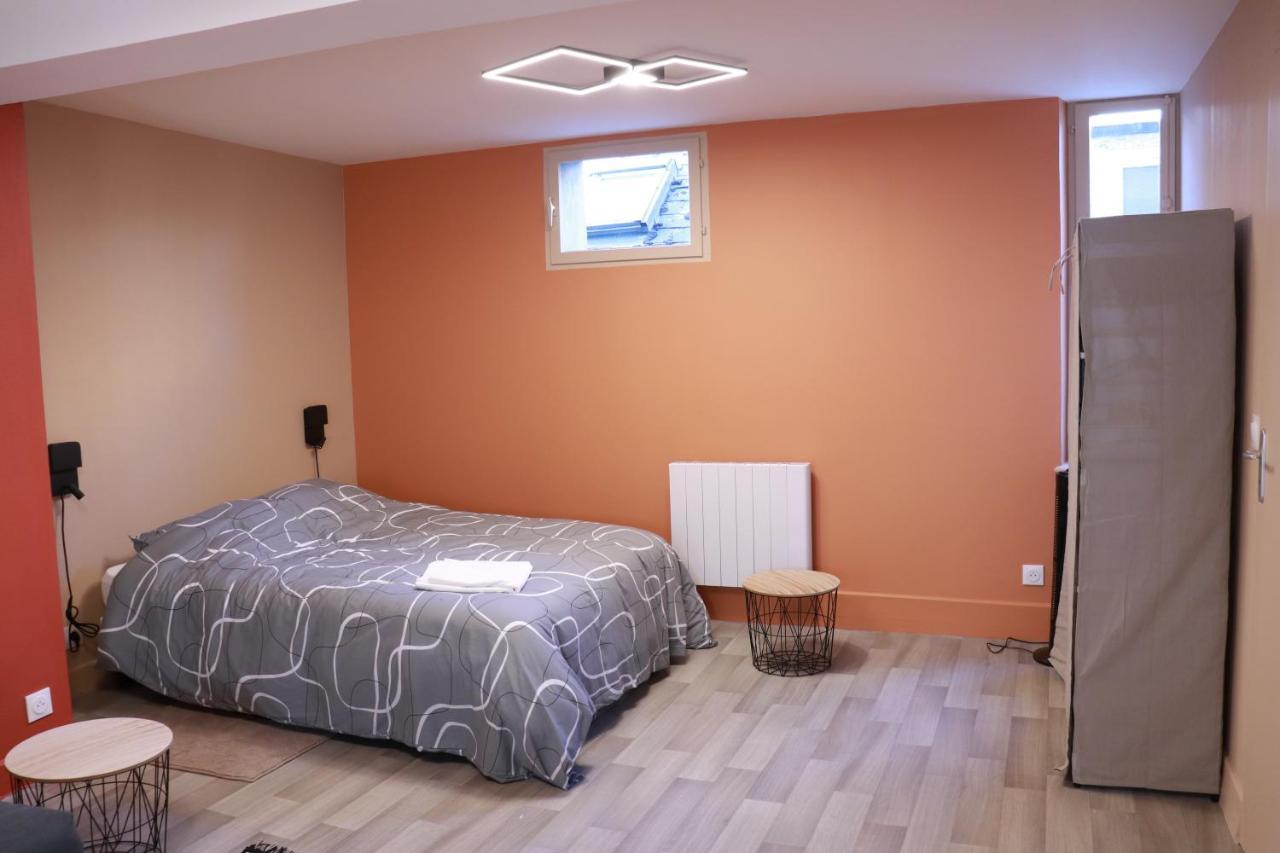 Sejour Confort En Plein Coeur De Nevers, Galet-carbone Ou Terra Cotta * Nevers