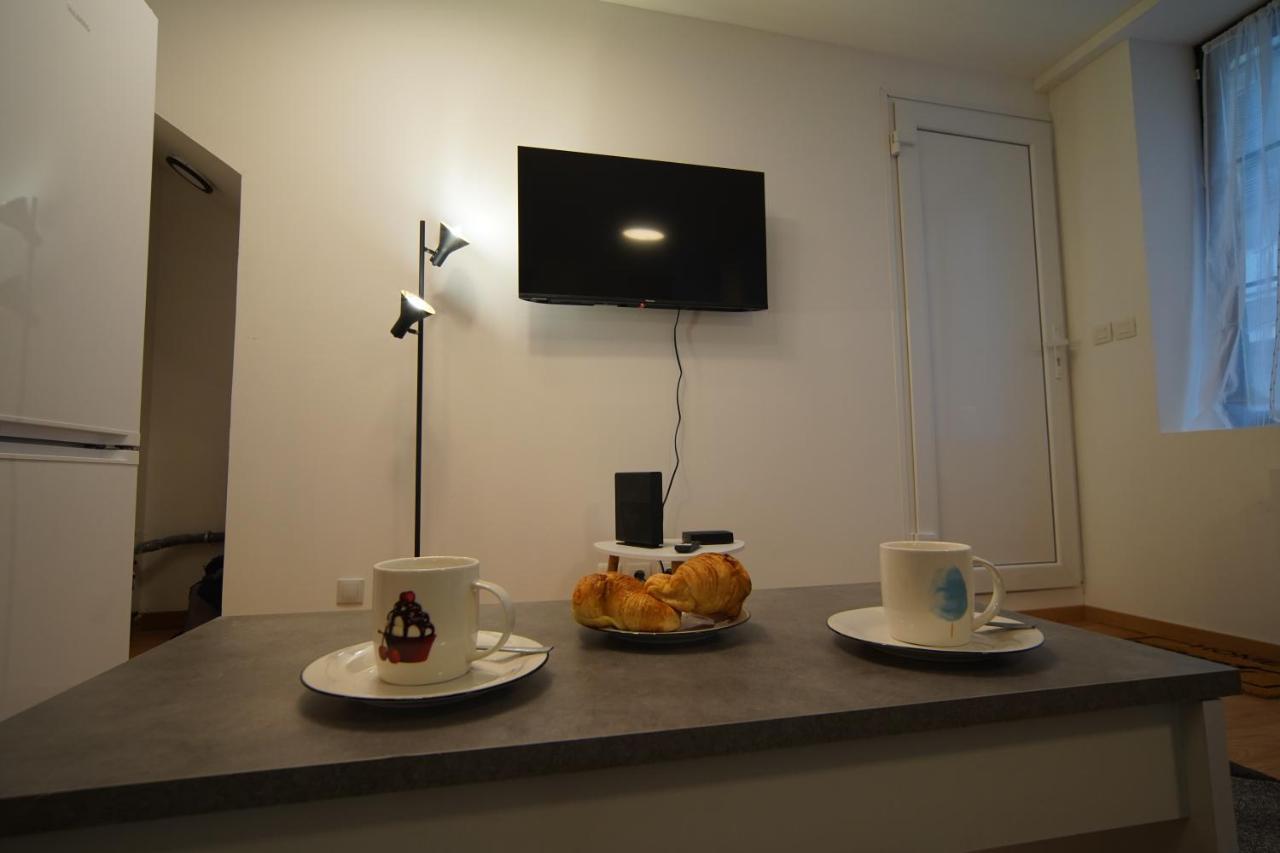 Apartment Sejour Confort En Plein Coeur De Nevers, Galet-carbone Ou Terra Cotta Nevers